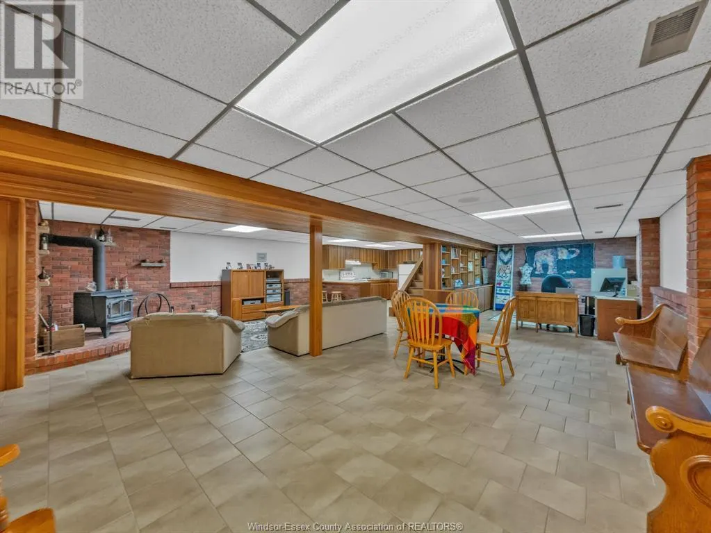 1121 Mersea Road 1