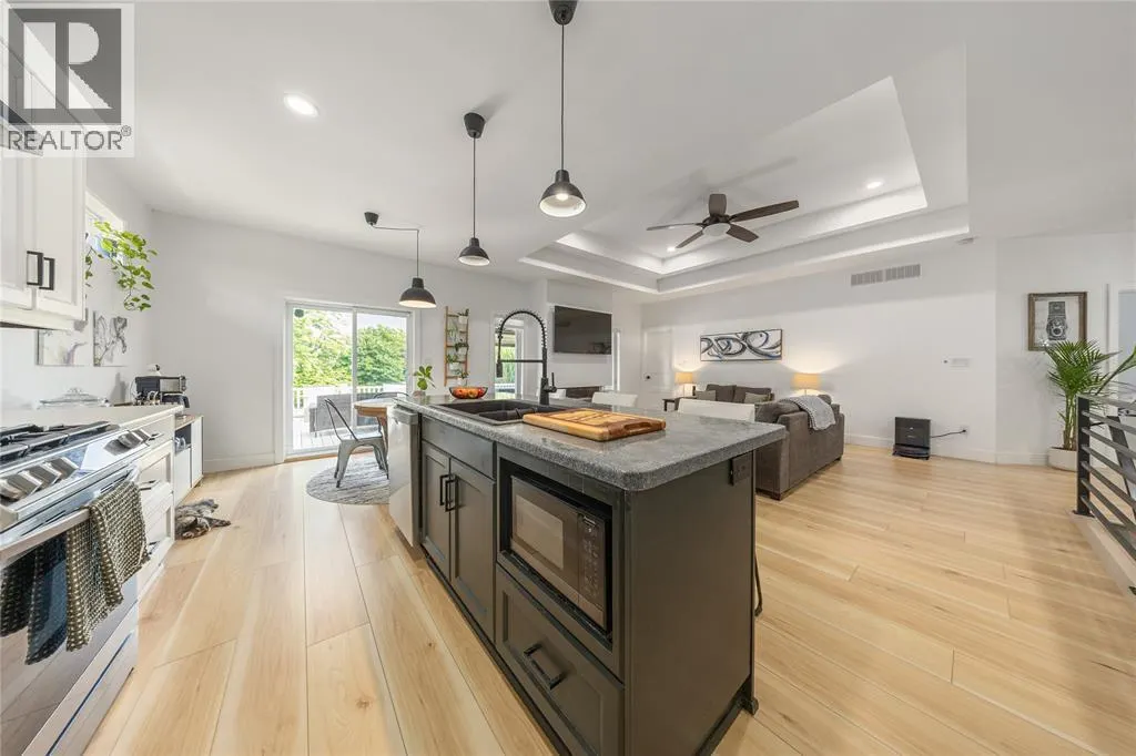 444 HADFIELD CRESCENT