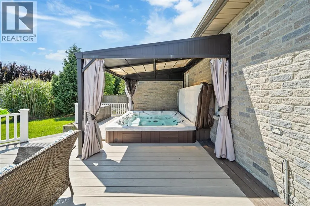 444 HADFIELD CRESCENT