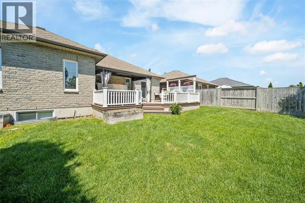 444 HADFIELD CRESCENT