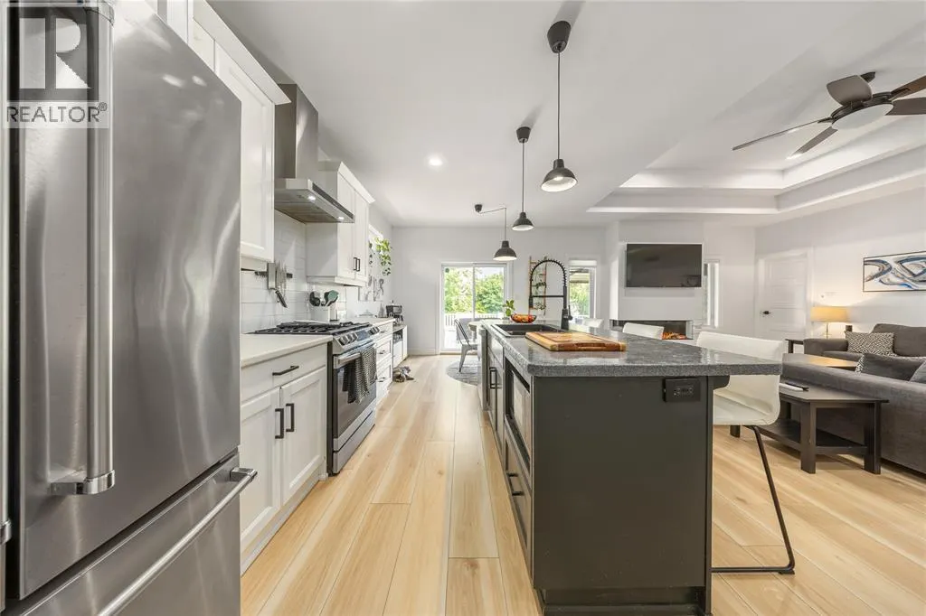 444 HADFIELD CRESCENT