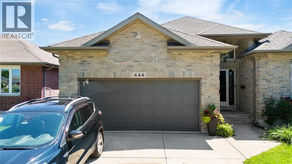 444 HADFIELD CRESCENT