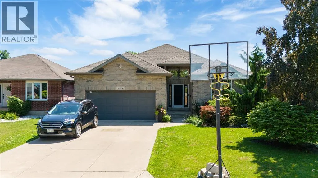 444 HADFIELD CRESCENT