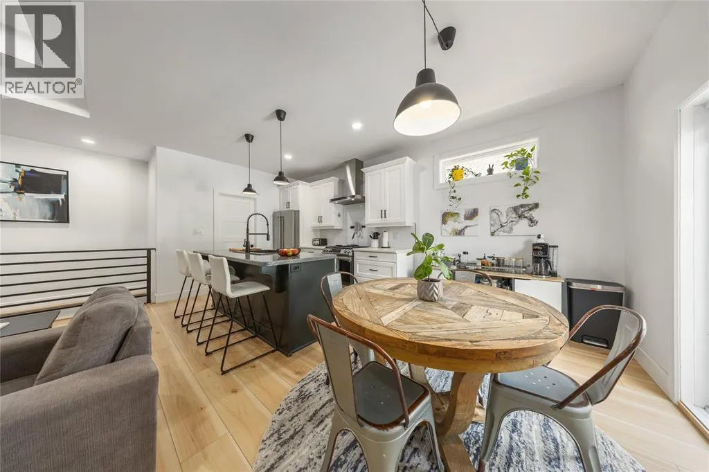 444 HADFIELD CRESCENT