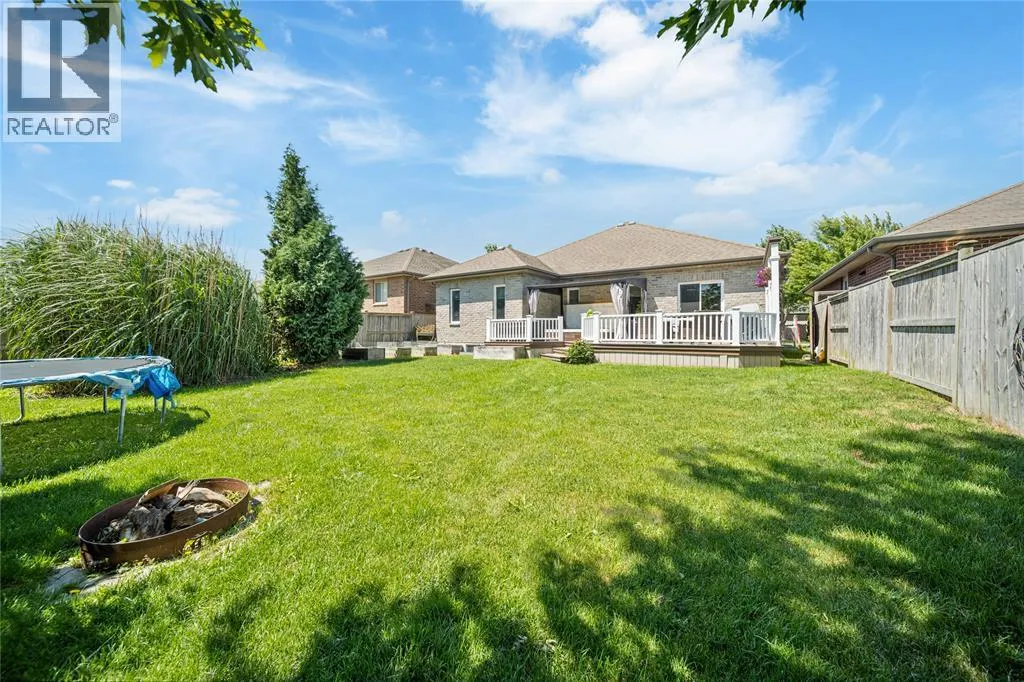 444 HADFIELD CRESCENT
