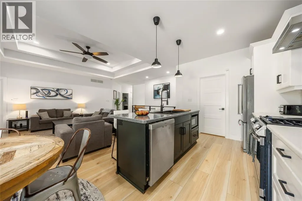 444 HADFIELD CRESCENT