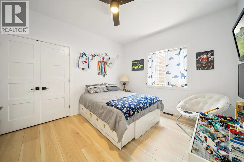 444 HADFIELD CRESCENT