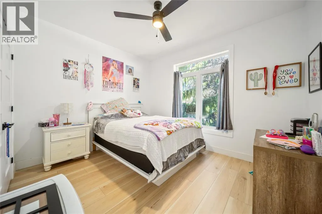 444 HADFIELD CRESCENT
