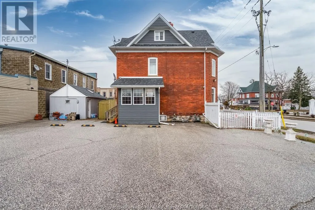 20 Division STREET South