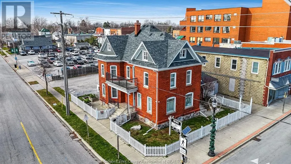 20 Division STREET South