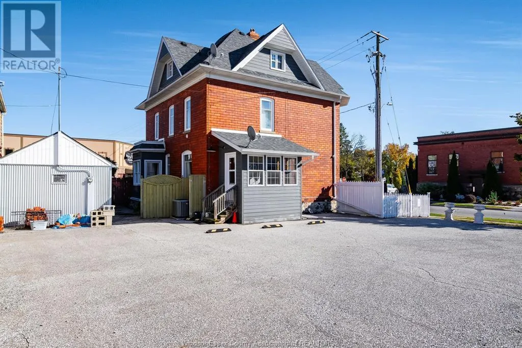 20 Division STREET South