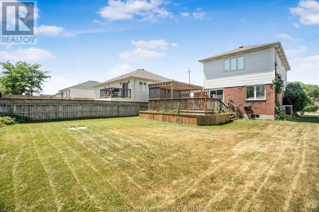 395 TWEEDSMUIR AVENUE West