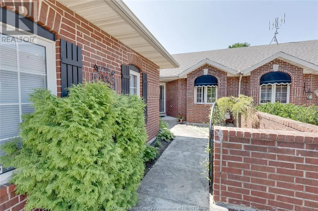 330 SADDLE LANE