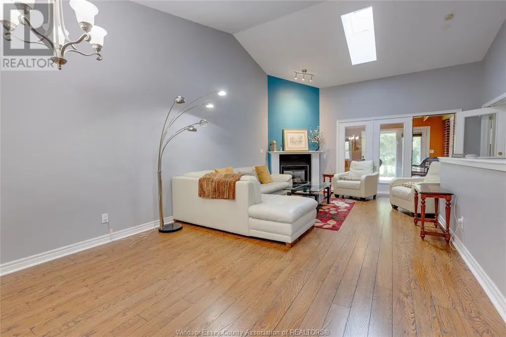 330 SADDLE LANE
