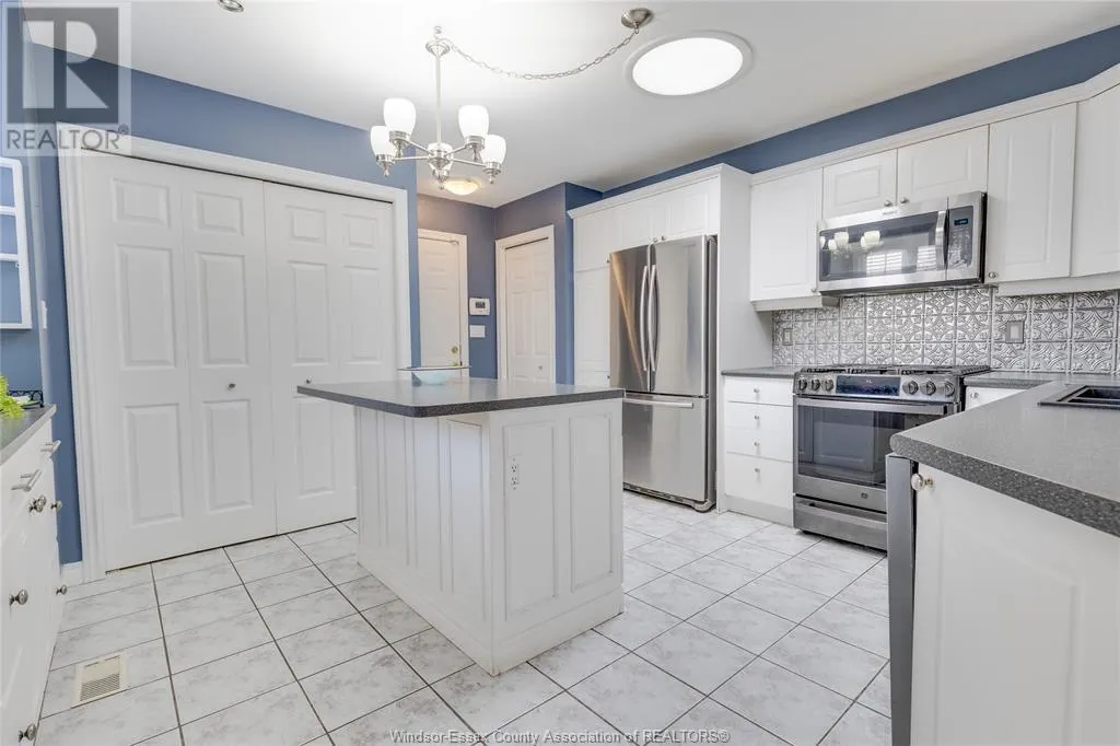 330 SADDLE LANE