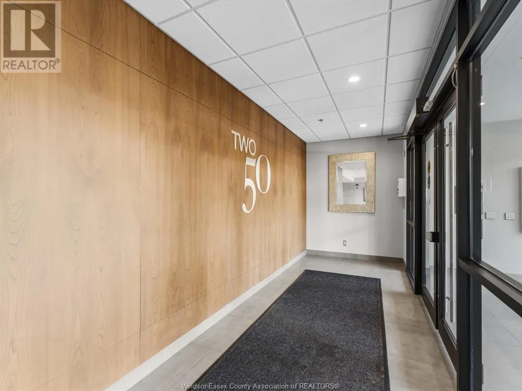 250 Manning ROAD Unit# 204