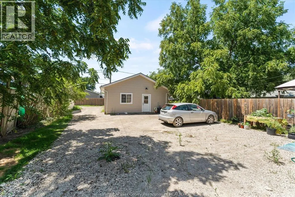 1329 ST. ANNE STREET