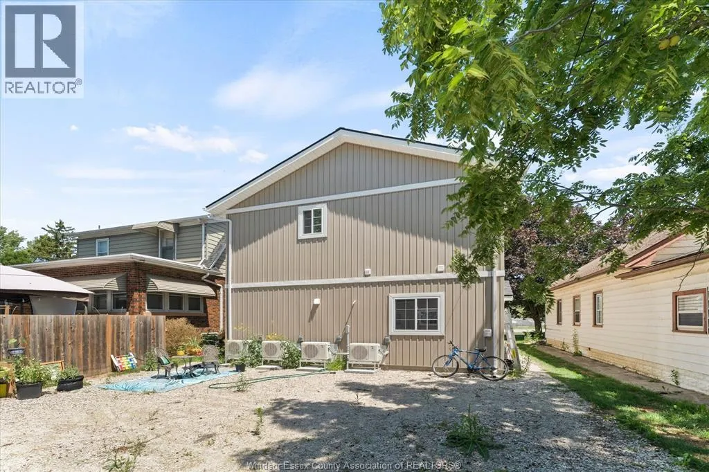 1329 ST. ANNE STREET