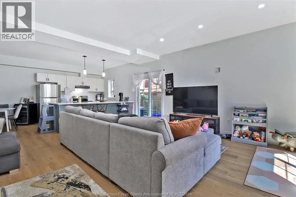 1329 ST. ANNE STREET