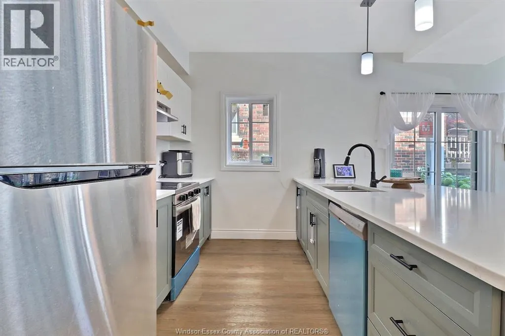 1329 ST. ANNE STREET