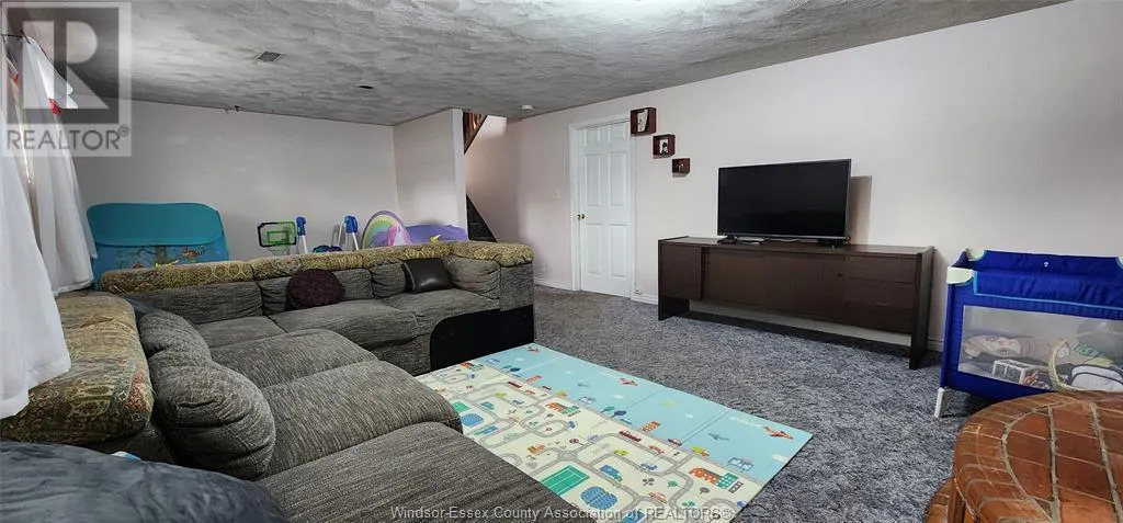 1 LUCY CRESCENT