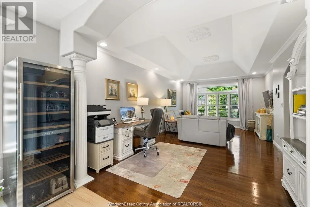 625 GEORGE KENNEDY WAY