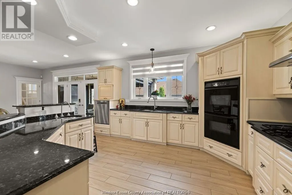 625 GEORGE KENNEDY WAY