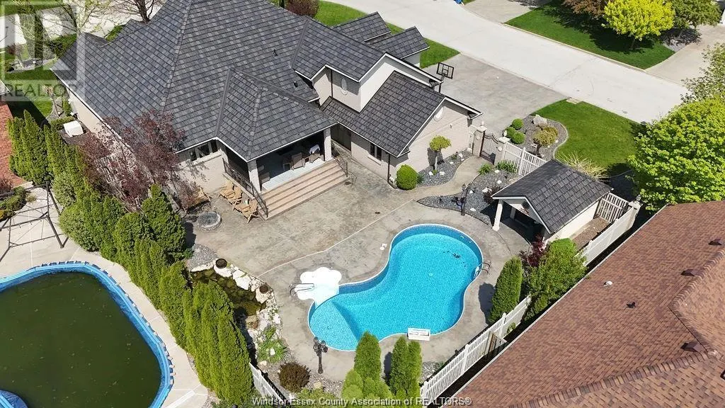 625 GEORGE KENNEDY WAY