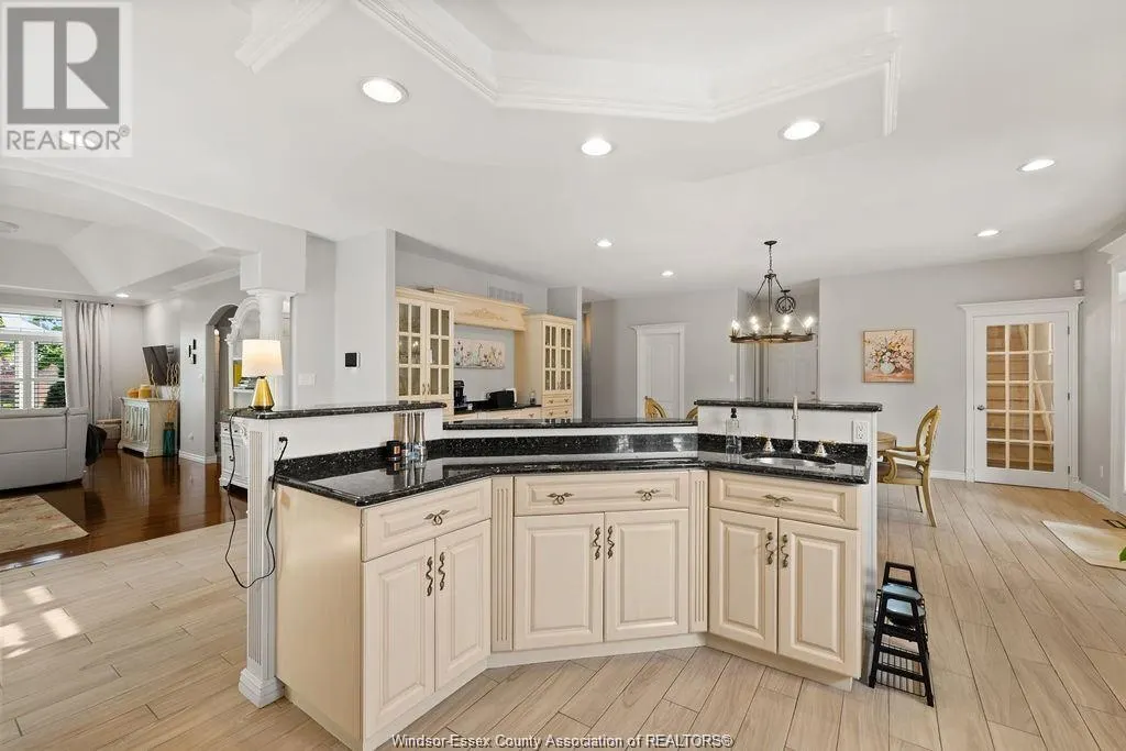 625 GEORGE KENNEDY WAY