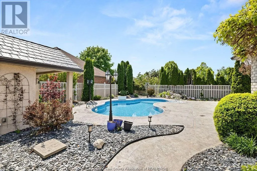 625 GEORGE KENNEDY WAY