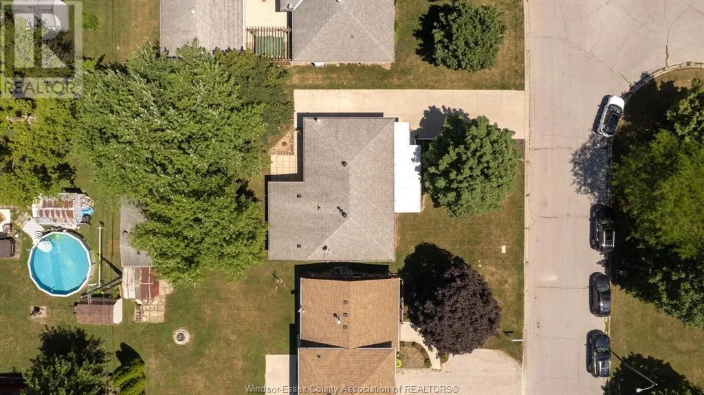 4 SUNSET PLACE