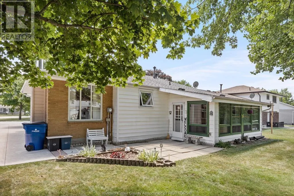4 SUNSET PLACE