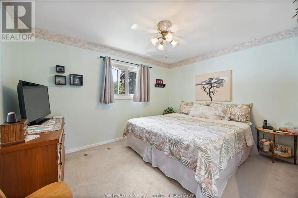 4 SUNSET PLACE