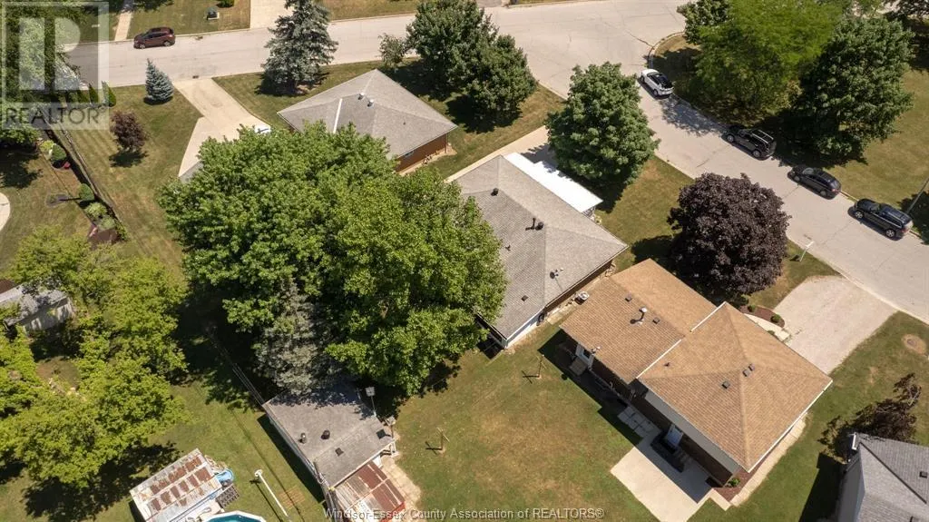4 SUNSET PLACE