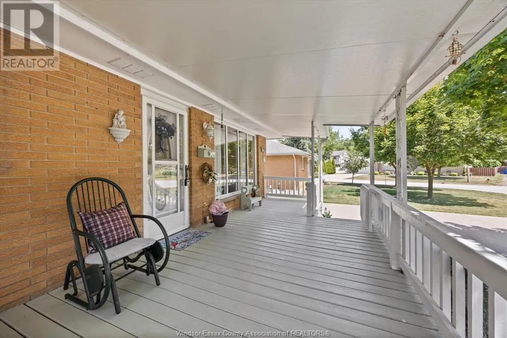 4 SUNSET PLACE