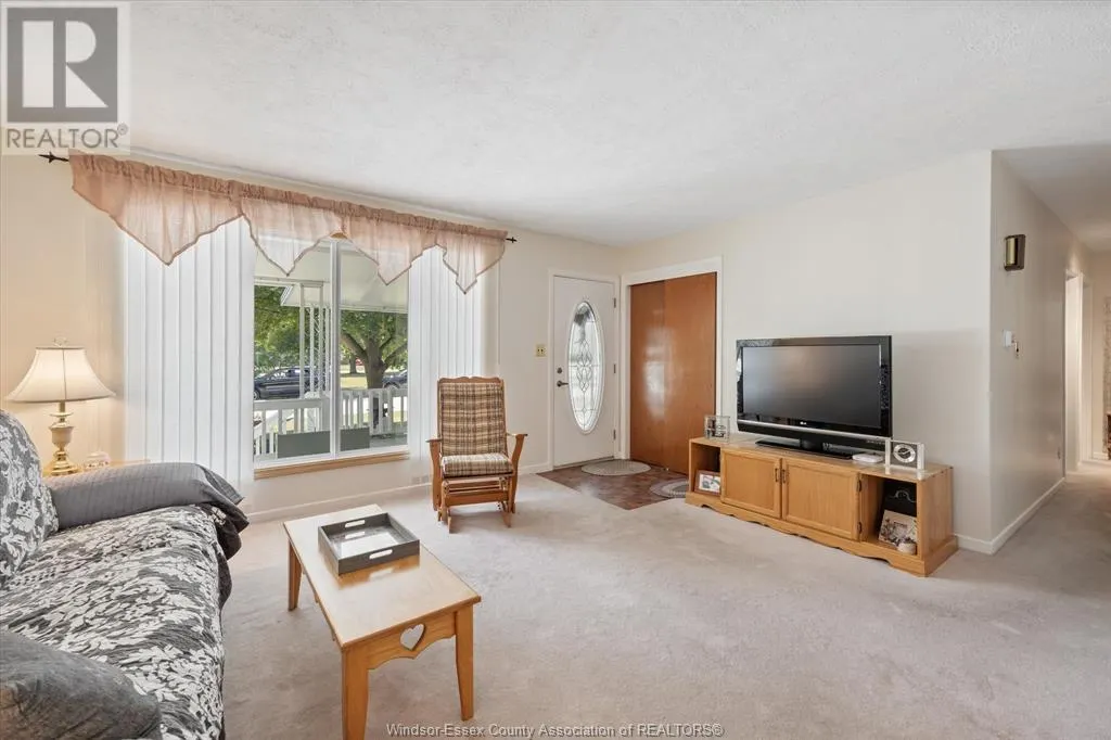 4 SUNSET PLACE