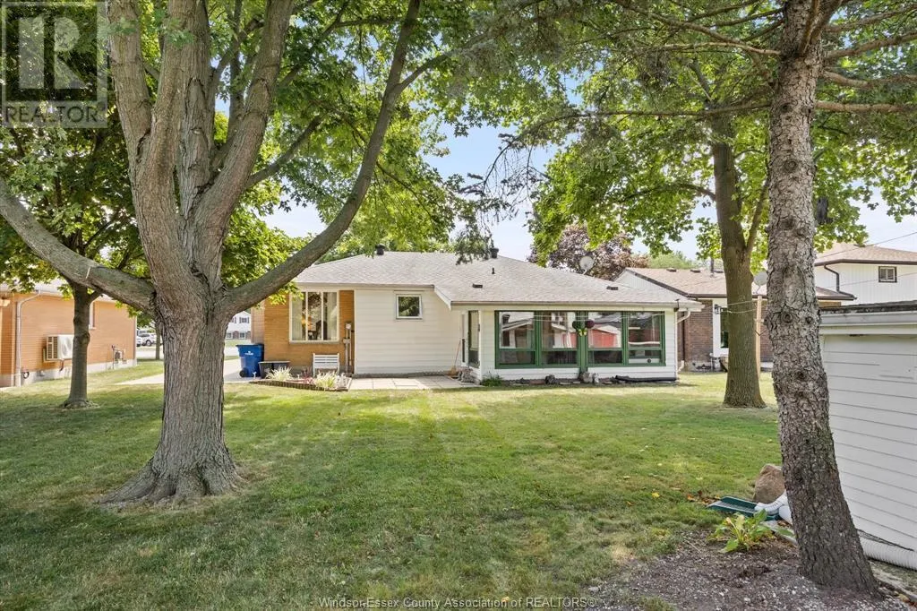 4 SUNSET PLACE