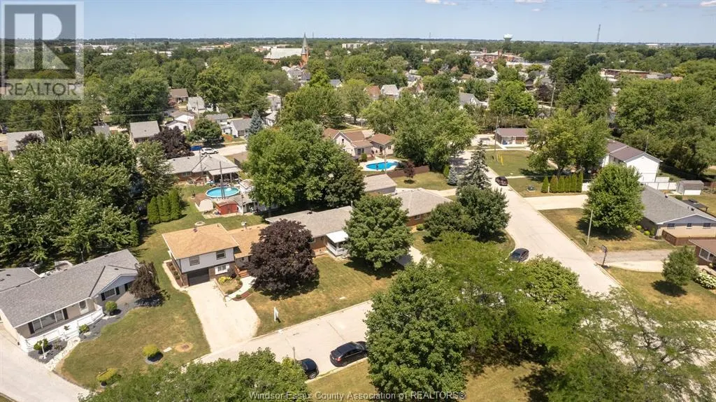 4 SUNSET PLACE