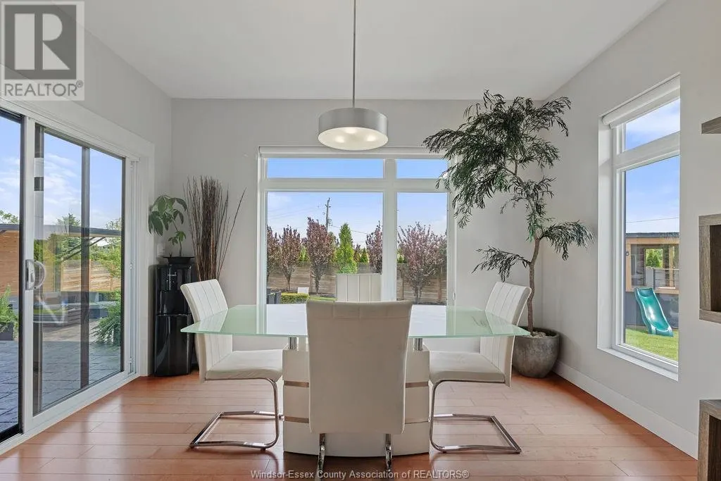 6 MULBERRY CRESCENT