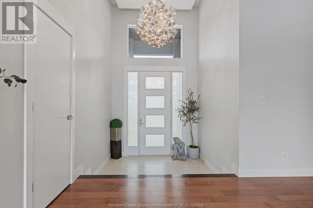 6 MULBERRY CRESCENT