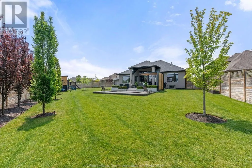 6 MULBERRY CRESCENT