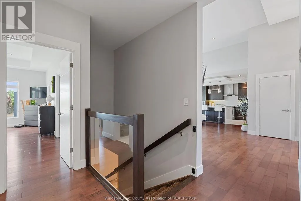 6 MULBERRY CRESCENT