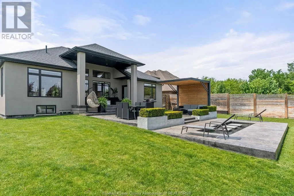 6 MULBERRY CRESCENT
