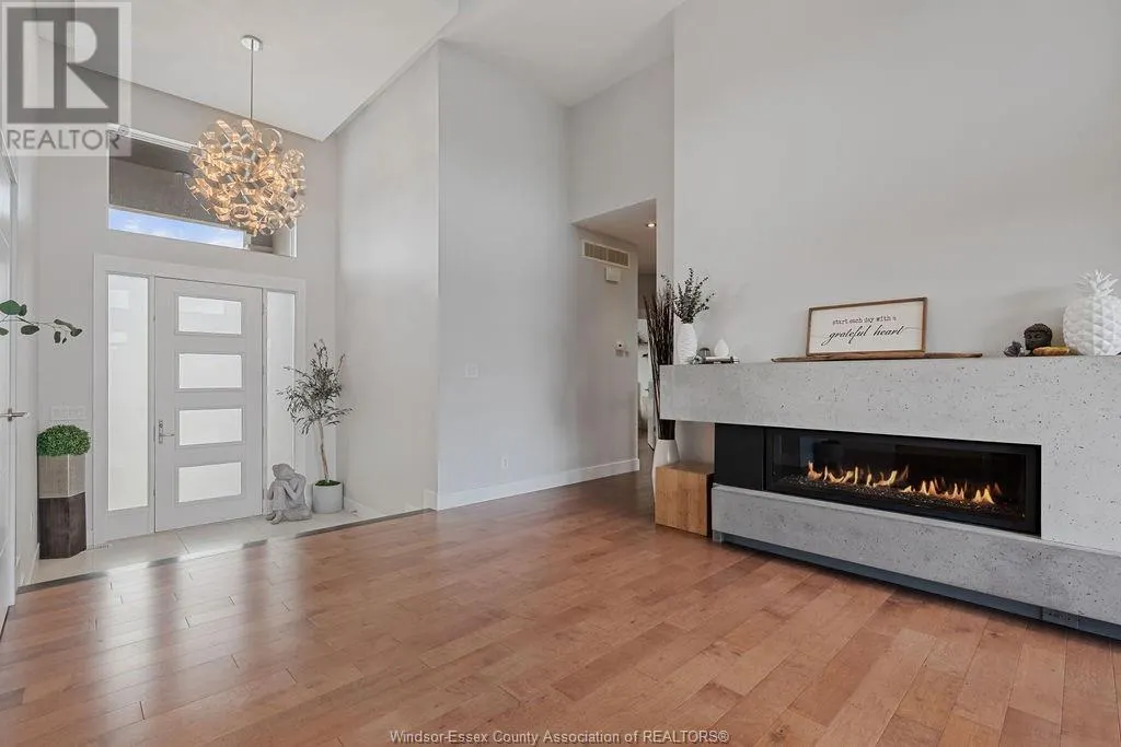 6 MULBERRY CRESCENT