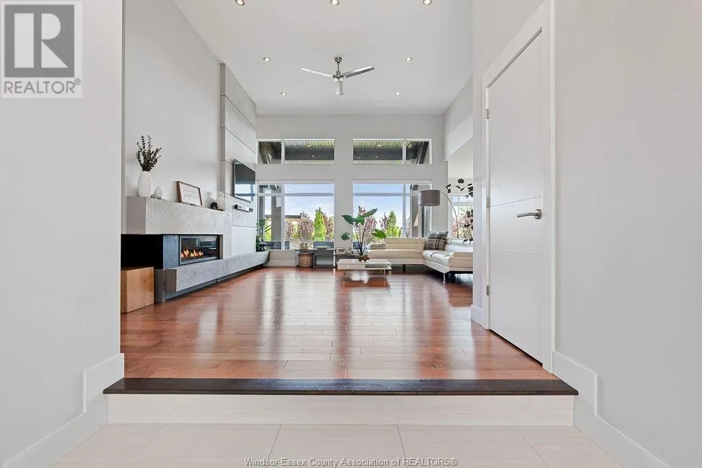 6 MULBERRY CRESCENT
