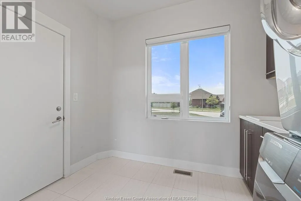6 MULBERRY CRESCENT