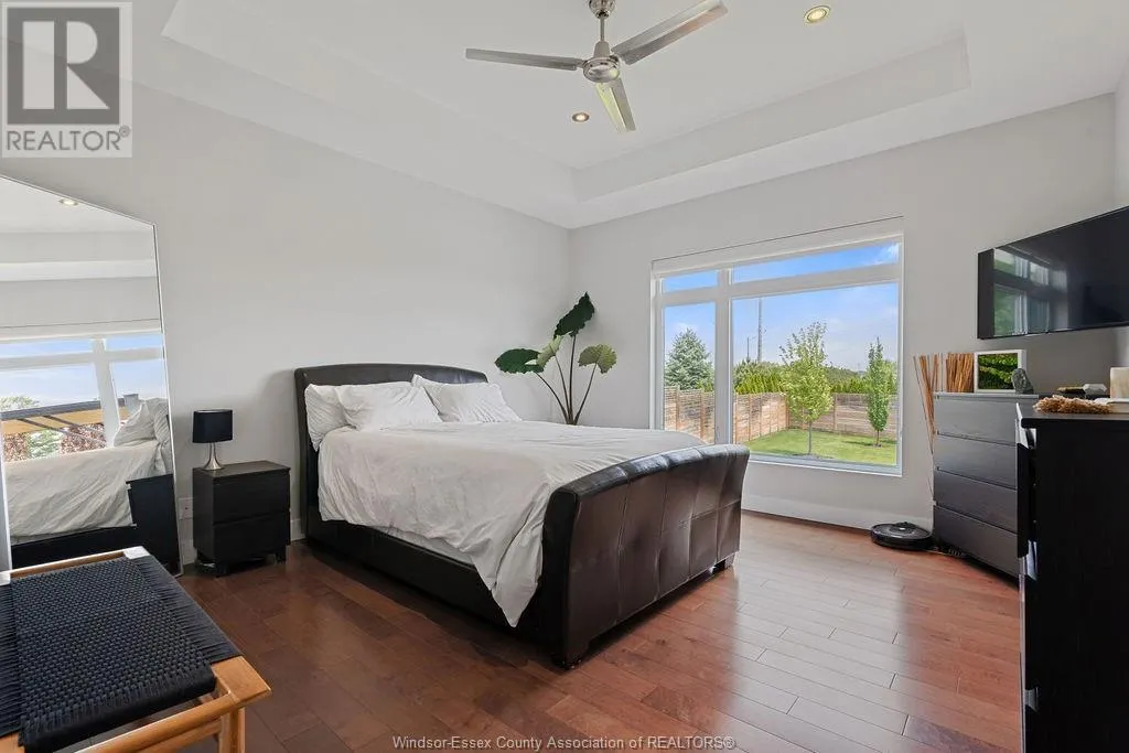 6 MULBERRY CRESCENT