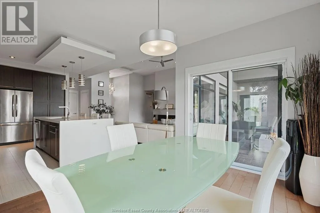 6 MULBERRY CRESCENT