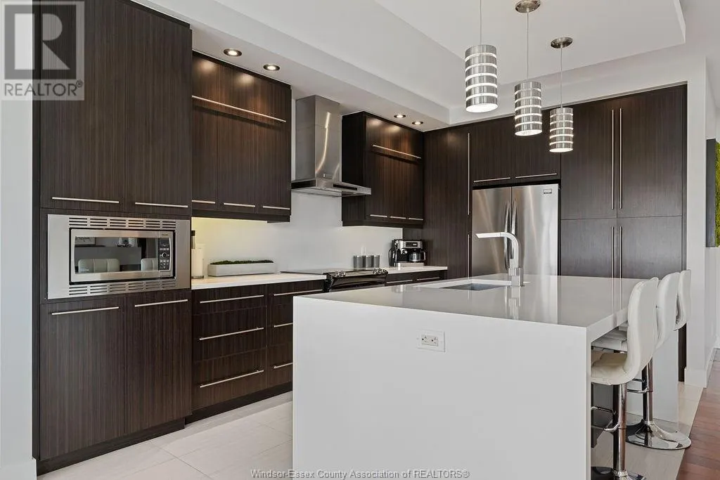6 MULBERRY CRESCENT