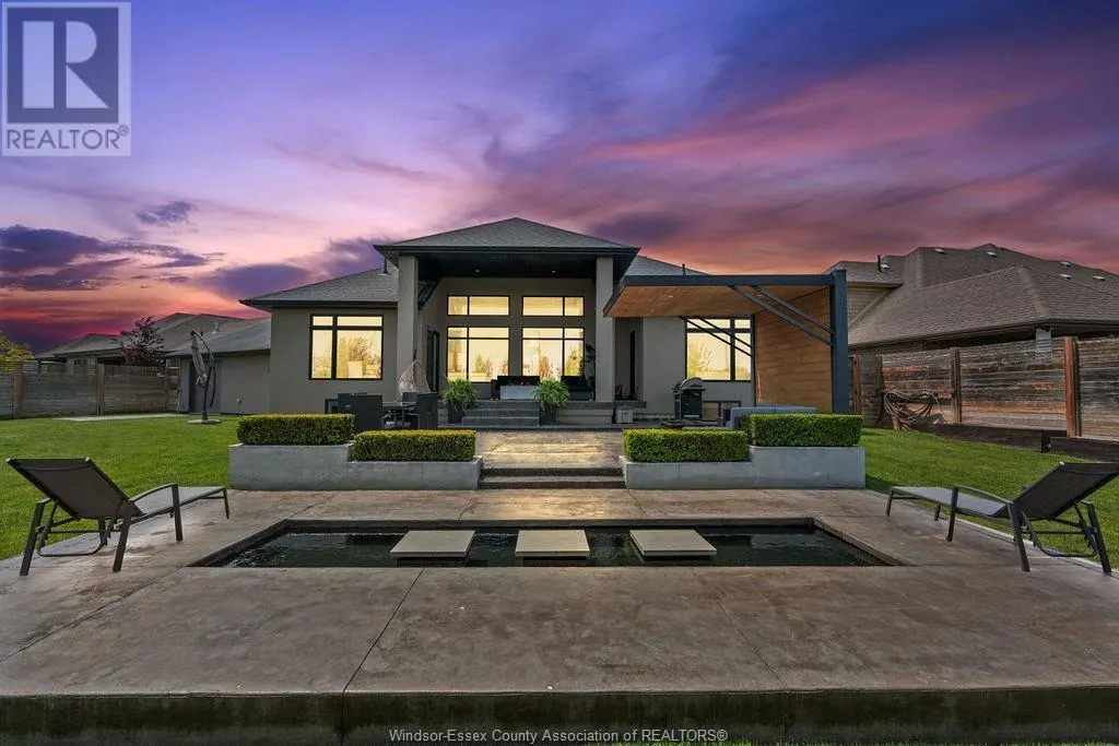 6 MULBERRY CRESCENT